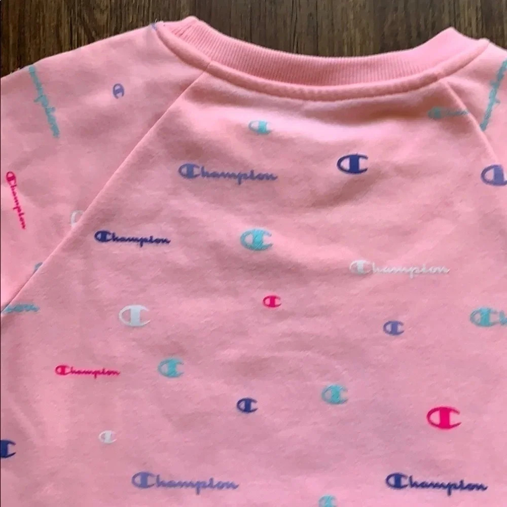 Girls Champion All Over Logo Pink Crewneck Sweatshirt Sz Medium NWT - Picture 10 of 12